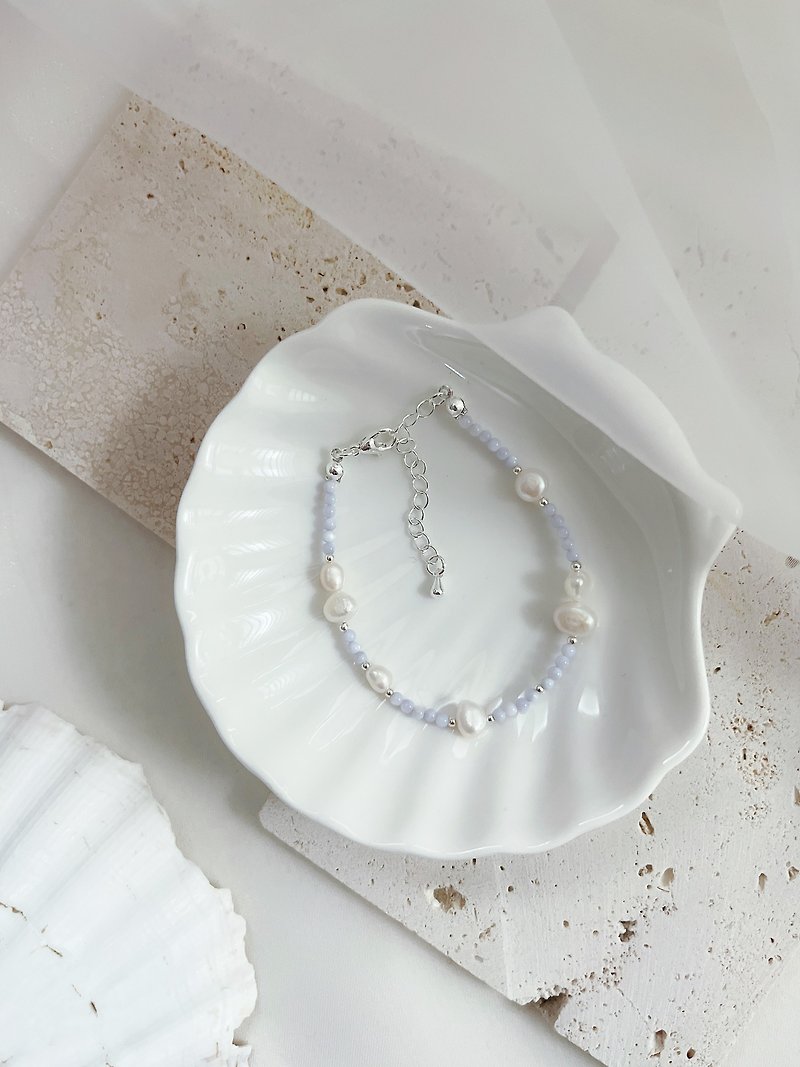 Natural freshwater pearl textured lavender beaded bracelet - สร้อยข้อมือ - ไข่มุก สีม่วง
