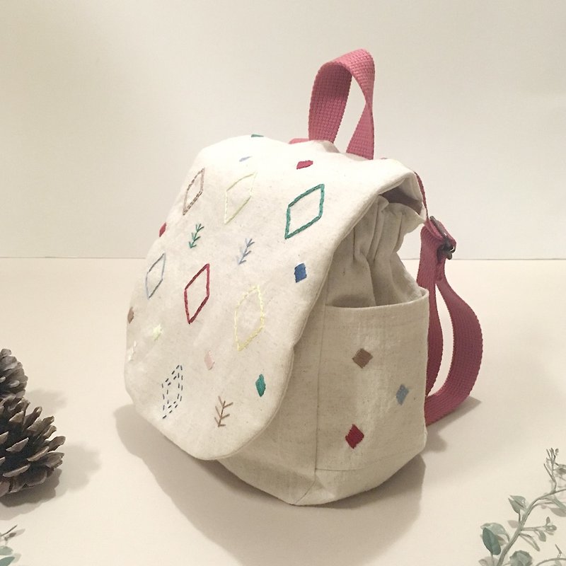 Baby backpack of embroidery - ของขวัญวันครบรอบ - ผ้าฝ้าย/ผ้าลินิน ขาว