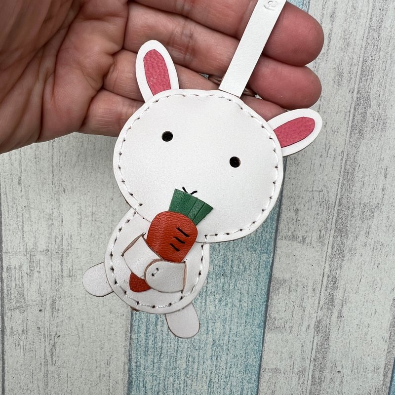 Healing small things handmade leather white rabbit pure hand-stitched leather pendant small size - พวงกุญแจ - หนังแท้ ขาว