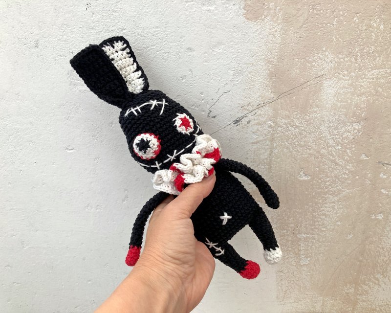 Black zombie bunny, Halloween home decor, Crochet creepy toy, Scary amigurumi - 寶寶/兒童玩具/玩偶 - 棉．麻 黑色