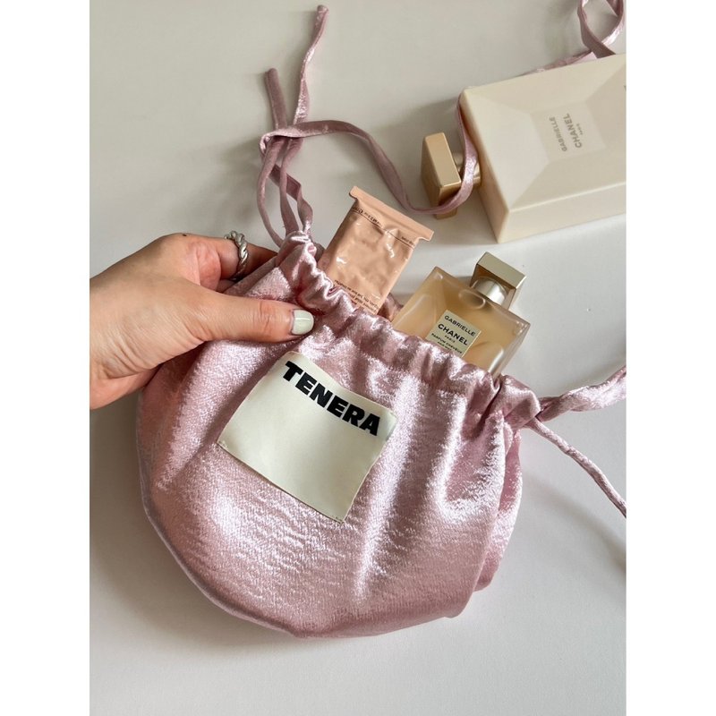 【TENERA】Mini Bucket Cosmetic Bag-Pink Gentle Style Recycled Eco-friendly Bag Crossbody Bag - กระเป๋าแมสเซนเจอร์ - เส้นใยสังเคราะห์ สึชมพู