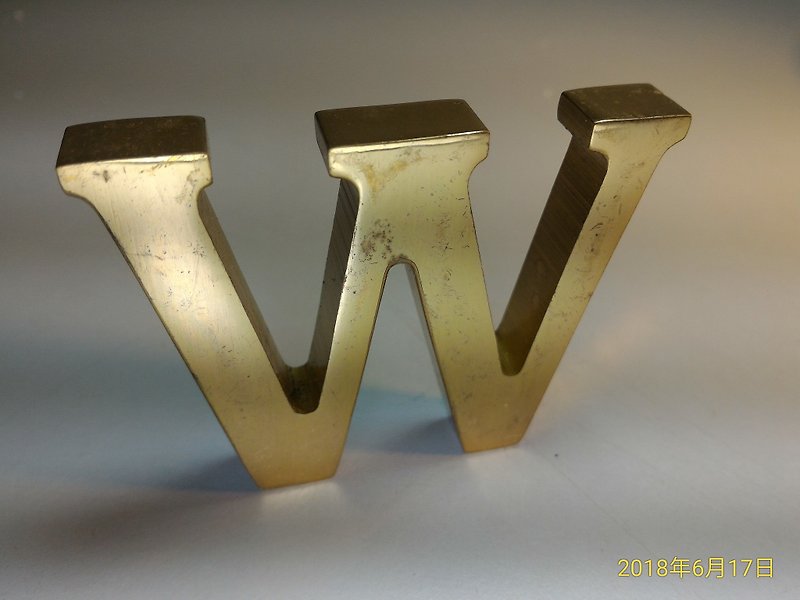 Early export European and American old collection industrial wind English word copper letter paper town decoration (W) - Other - Other Metals 