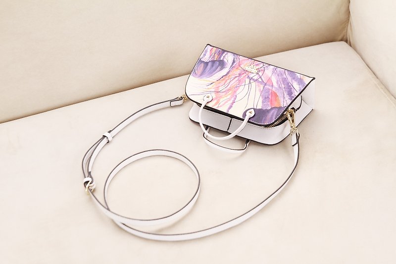S8O Oil Painting Style Crossbody Bag Mysterious Ocean Jellyfish Series White - Messenger Bags & Sling Bags - Polyester White