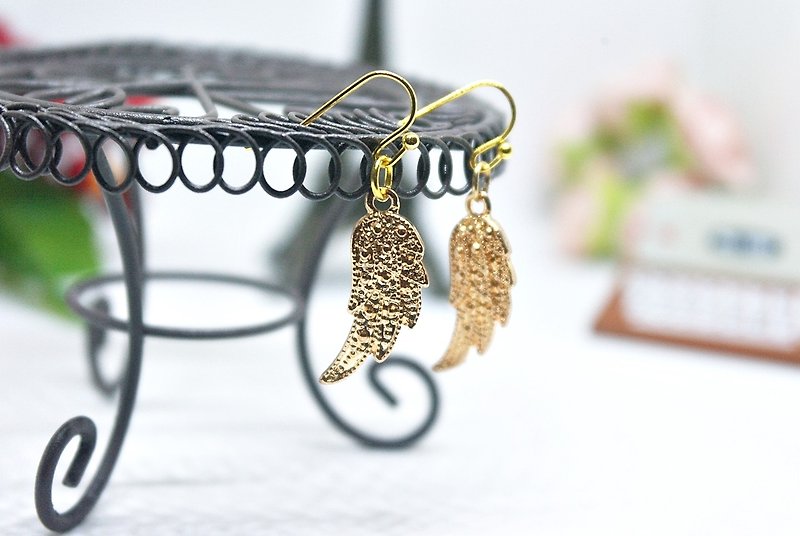 alloy <Fly> Hook earrings - Earrings & Clip-ons - Other Metals Yellow