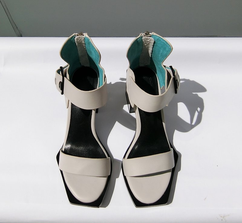 Painting # 8059 || calfskin with open toe shoes perfect interpretation of modernist geometry minimalist gray || - รองเท้าอ็อกฟอร์ดผู้หญิง - หนังแท้ ขาว