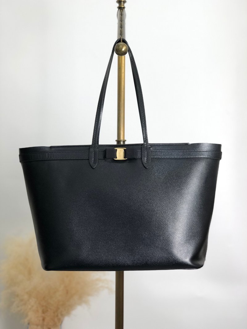 【 日本直送　名牌中古包 】Salvatore Ferragamo サルヴァトーレ フェラガモ トートバッグ ブラック ヴァラ レザー オールド 8dgiw2 - 手提包/手提袋 - 真皮 黑色