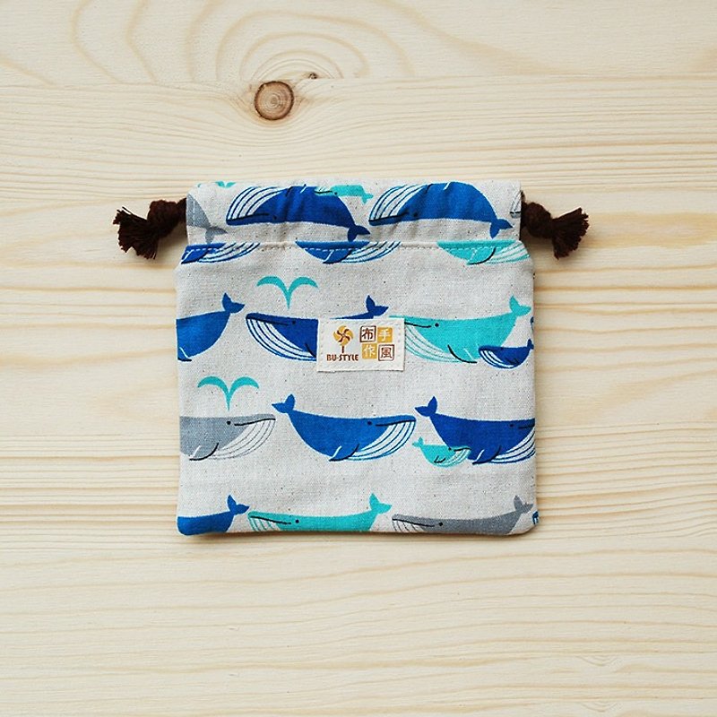 Whale spout harness pocket (small) - กระเป๋าเครื่องสำอาง - กระดาษ สีน้ำเงิน