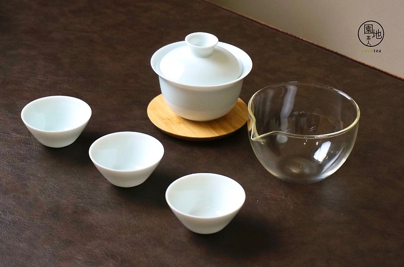 Yuentea Celadon Covered Bowl Tea Set - ถ้วย - เครื่องลายคราม สีเขียว