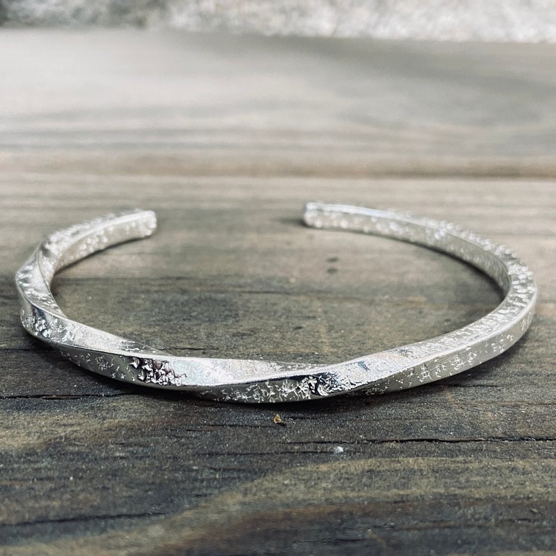 Customized 4.5mmx4.5mm sterling silver bracelet with irregular twist and thick style, customizable name available - สร้อยข้อมือ - เงินแท้ สีเงิน