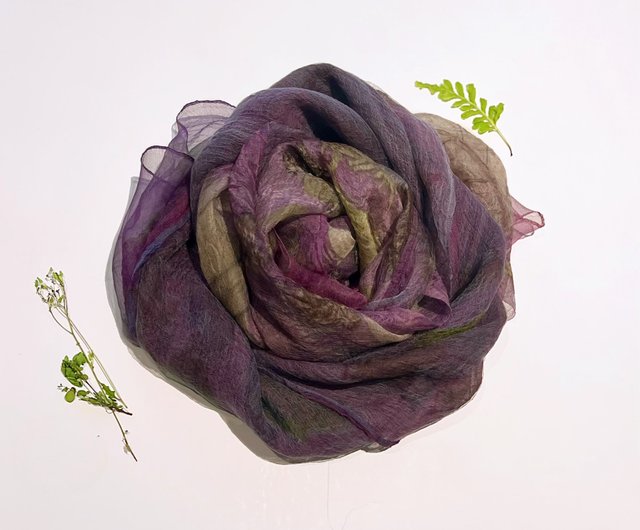 花と葉の転写プリントと染色のロングシルクスカーフ - Purple