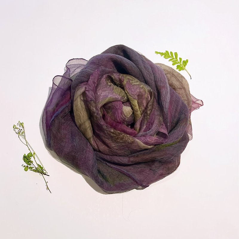 花と葉の転写プリントと染色のロングシルクスカーフ - Purple Dream - スカーフ - シルク・絹 パープル