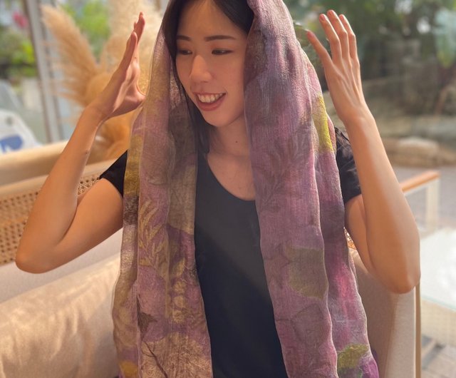 花と葉の転写プリントと染色のロングシルクスカーフ - Purple