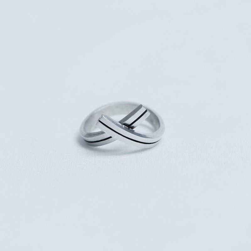 Knot line ring - 戒指 - 純銀 銀色