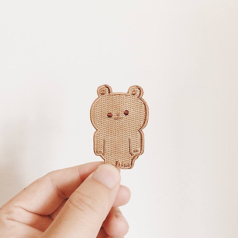 Embroidered pins-bear cookie - Badges & Pins - Thread Brown