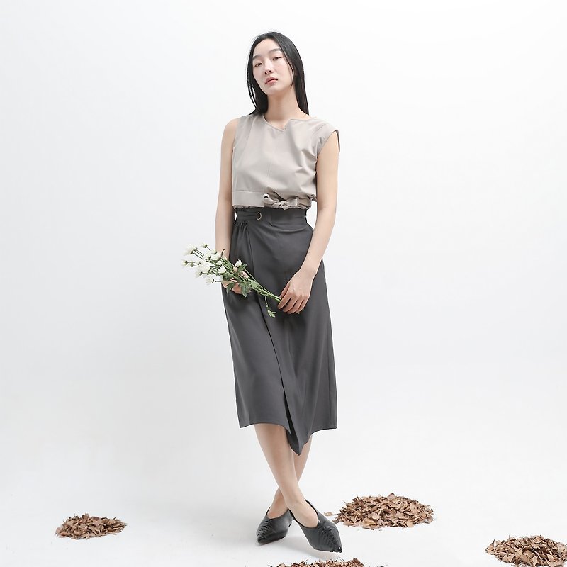 Hengxin_Hengxin pleated asymmetric skirt_23SF205_grey - Skirts - Polyester Gray
