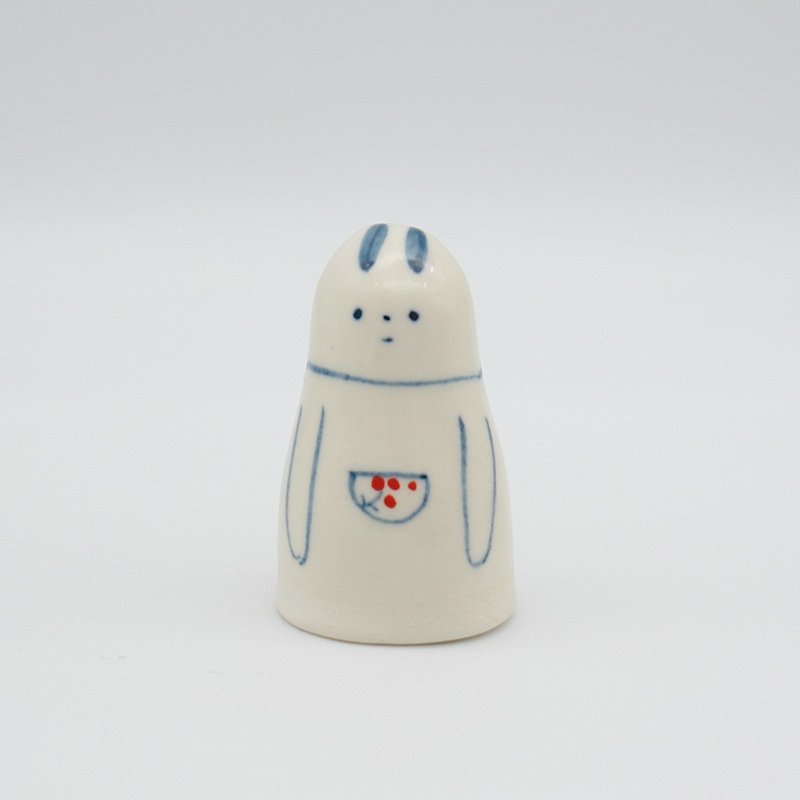 Handmade ceramic doll rabbit - ของวางตกแต่ง - เครื่องลายคราม ขาว