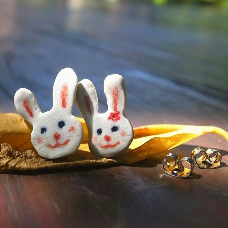 Huaxian Happiness ceramic hand-made earrings (ear pin type) - Earrings & Clip-ons - Pottery 