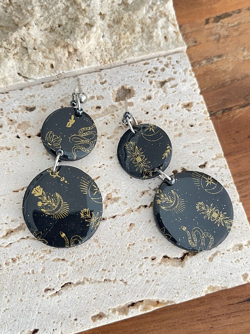 3kykitty || Mysterious gold print on black polymer clay earrings - Earrings & Clip-ons - Clay Black