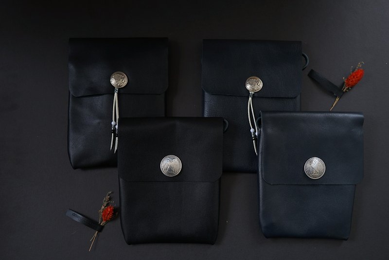 手工製皮革斜揹小包 斜背包 護照包/訂造禮物,聖誕禮物 - 側背包/斜孭袋 - 真皮 黑色
