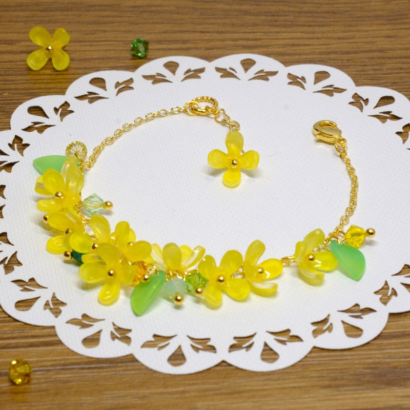 Osmanthus bracelet 【Flowers in the Moonlight】 - Bracelets - Plastic Yellow