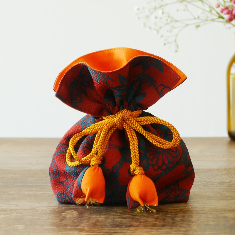 Happy drawstring FUGURO Premium Kikubun Autumn leaves - กระเป๋าเครื่องสำอาง - ผ้าไหม สีส้ม