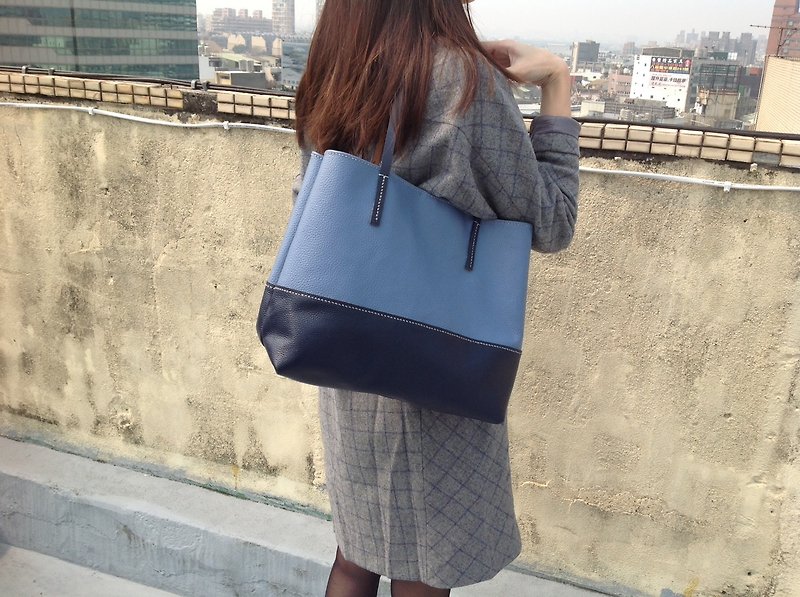 Tote bag, shoulder bag, hand-stitched, leather spell color dark blue light blue - Messenger Bags & Sling Bags - Genuine Leather Blue