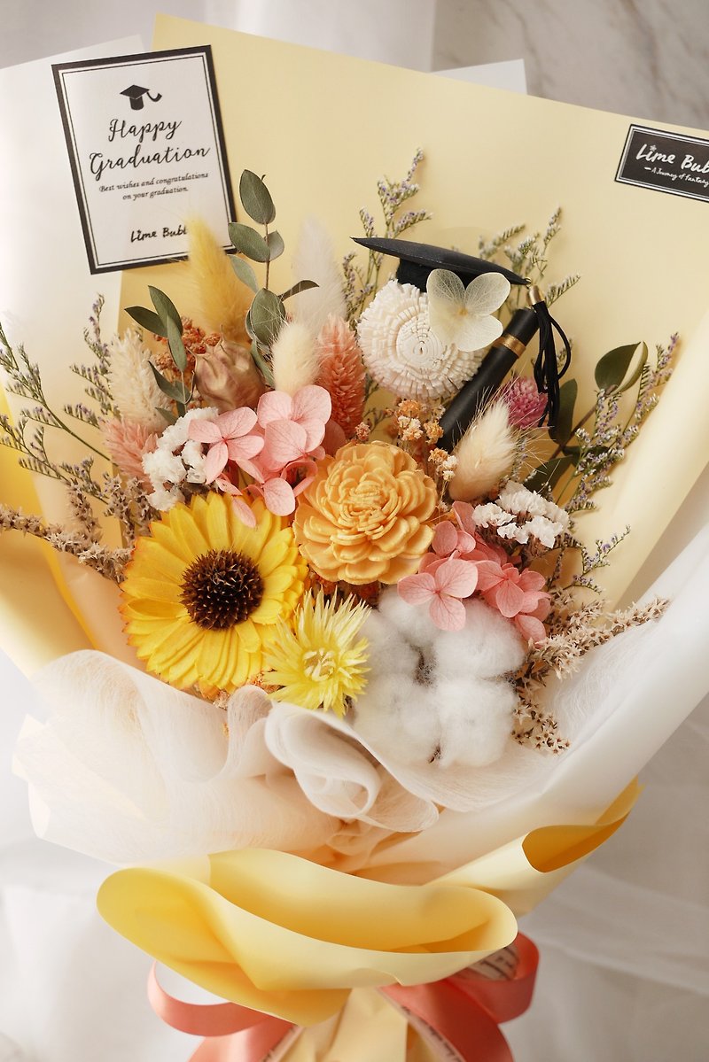 Happy Graduation Graduation Bouquet-Yellow/Bachelor Hat/Graduation Tube - ช่อดอกไม้แห้ง - พืช/ดอกไม้ สีเหลือง