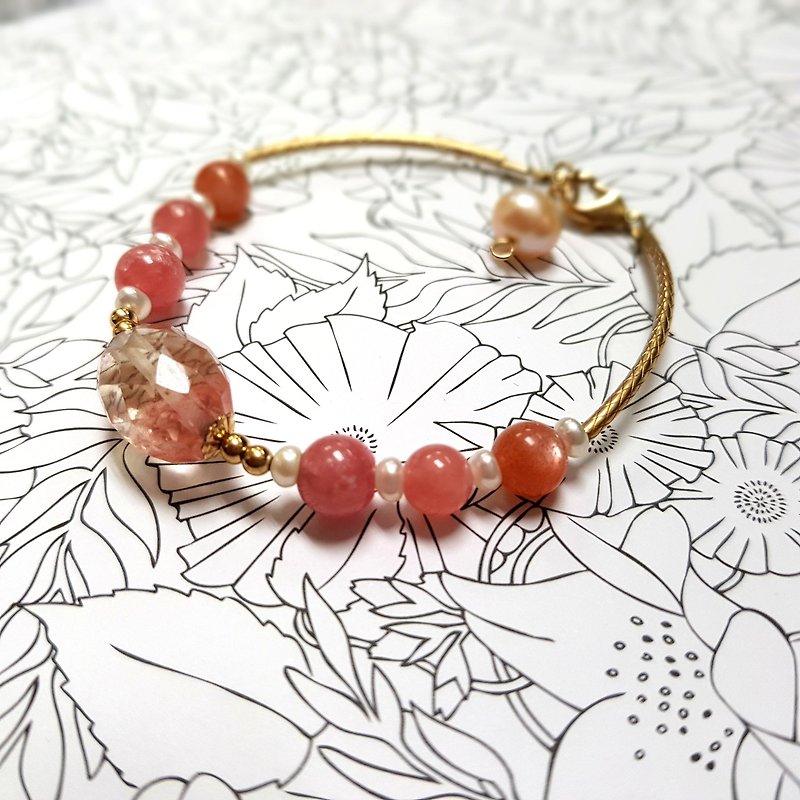 Girl Crystal World - [Sakura Feast] - Red Stone Handmade Natural Crystal Bracelet - สร้อยข้อมือ - เครื่องเพชรพลอย สีแดง