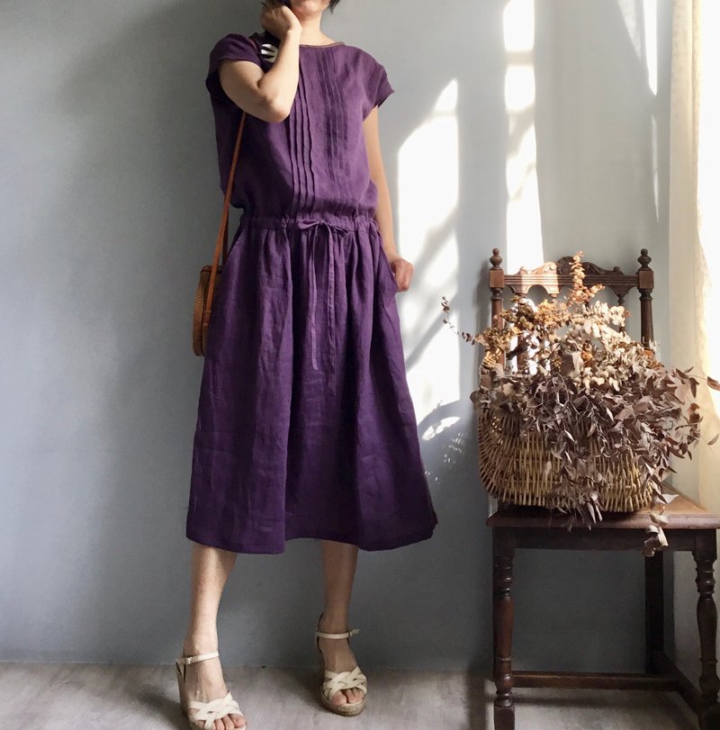 Lu Si/Misty Lavender Purple Classic Accordion Round Neck/Enzyme Washed Linen Low Waist Strap Short Sleeve Dress - ชุดเดรส - ผ้าฝ้าย/ผ้าลินิน สีม่วง