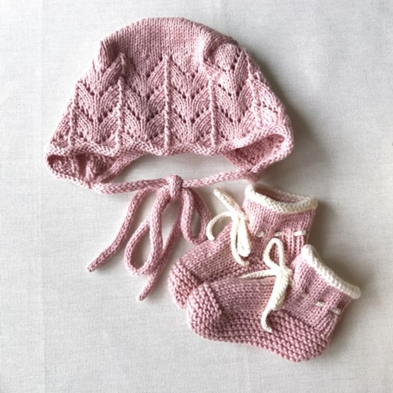 [Made to order] 6M+ Baby bonnet and booties, pink, 100% shrink-proof wool - ผ้ากันเปื้อน - ผ้าฝ้าย/ผ้าลินิน 