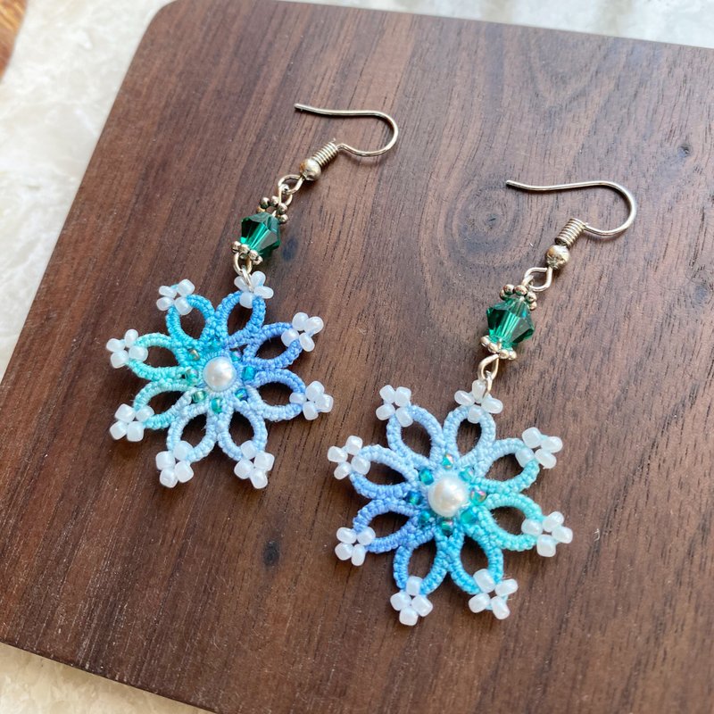 雪花漸變藍色耳環 Tatting earrings 耳針 耳鈎 耳環 梭織 禮物 - 耳環/耳夾/耳骨夾 - 棉．麻 藍色