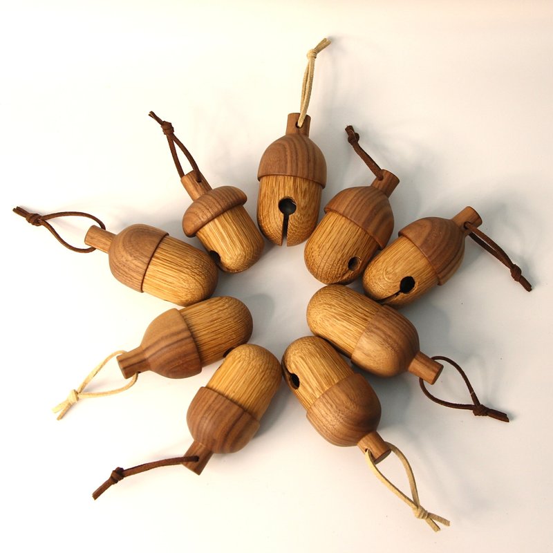 Chuqing-oak acorn solid wood bell pendant - ของวางตกแต่ง - ไม้ 