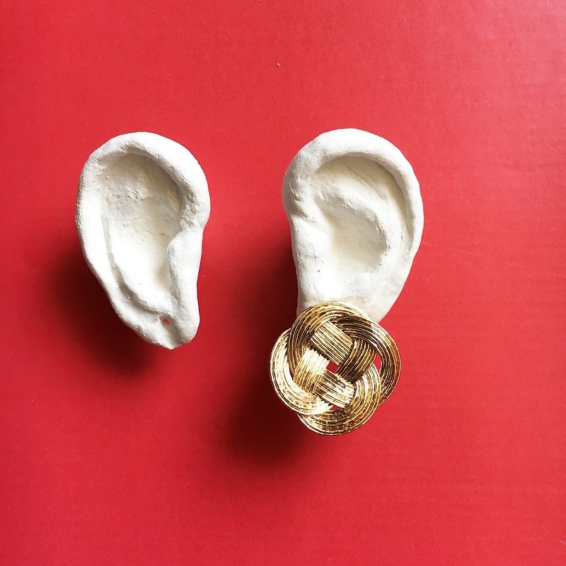 菜の花結びの片耳イヤリング -Ivory gold-(ピアス可) - 耳環/耳夾 - 其他材質 金色