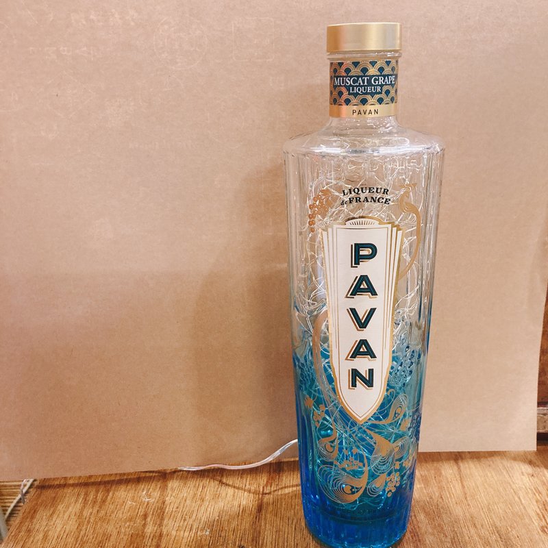 PAVAN葡夢香甜酒 孔雀酒瓶 滿天星閃燈 - 燈具/燈飾 - 玻璃 