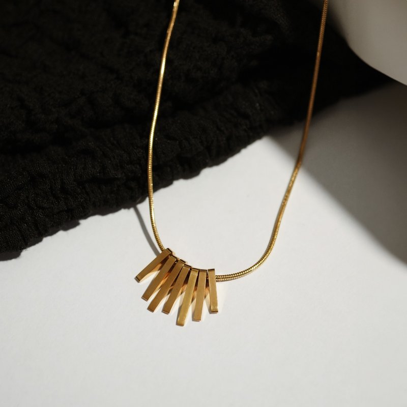 【禮物】Gold Tassel Necklace 金色簡約流蘇吊墜蛇骨鍊 - 項鍊 - 不鏽鋼 金色