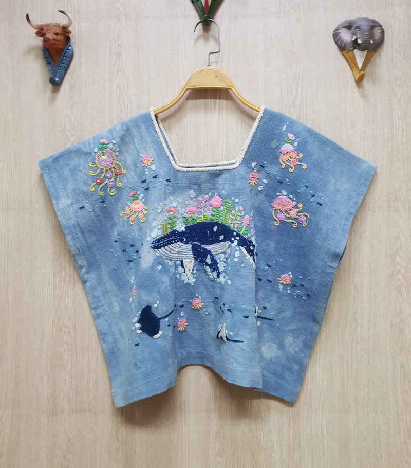 手工刺繡連衣裙、亞麻麵料、鯨魚、海洋、海洋、幻想 - 洋裝/連身裙 - 繡線 藍色