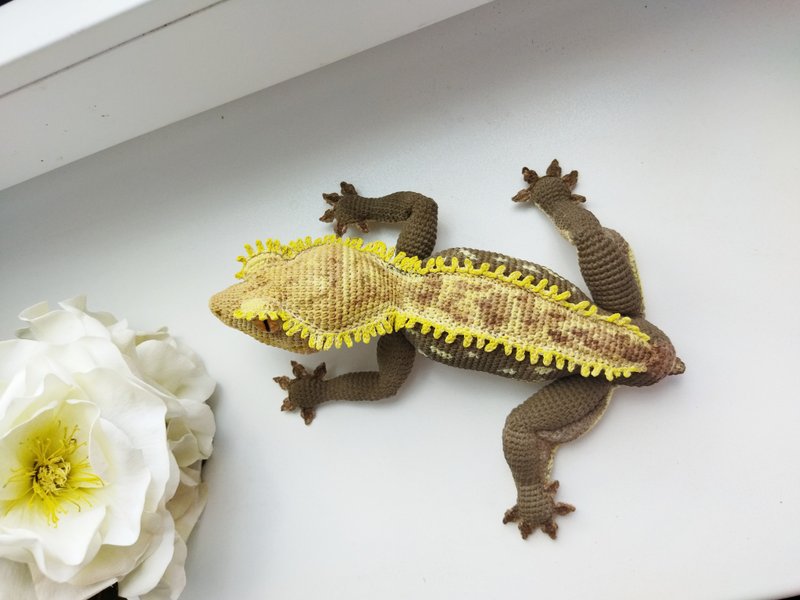 Crested gecko. Tree lizard. Realistic soft figure of a ciliated gecko. Reptile. - Stuffed Dolls & Figurines - Cotton & Hemp Khaki