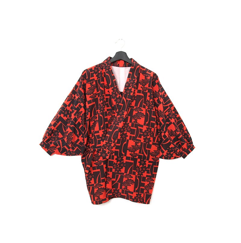 Back to Green - Japan brings back feather weaving work clothes red and black interwoven / vintage kimono - เสื้อแจ็คเก็ต - ผ้าไหม 