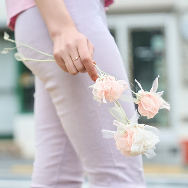 A knitted flower lover that can be bent freely and melts into space | Small white flower lover - Items for Display - Other Man-Made Fibers White