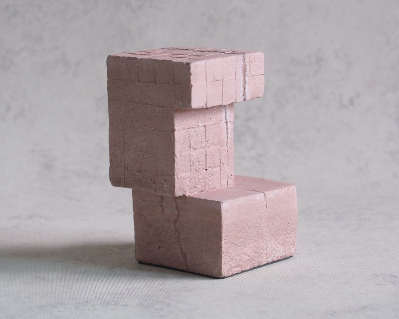 Concrete Bookend Quadrangle Nutmeg Sold as a single - ของวางตกแต่ง - ปูน สึชมพู