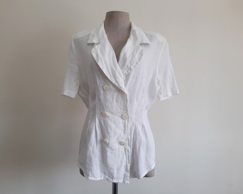 Medium Vintage White Linen Blouse Womens Double Breasted Top Short Sleeve Blouse - 女上衣/長袖上衣 - 棉．麻 白色