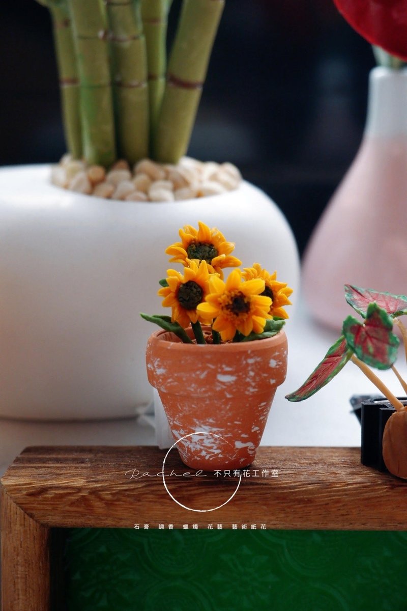 Car air conditioner plaster diffuser-Flower series (sunflower, rose) - Other - Other Materials 