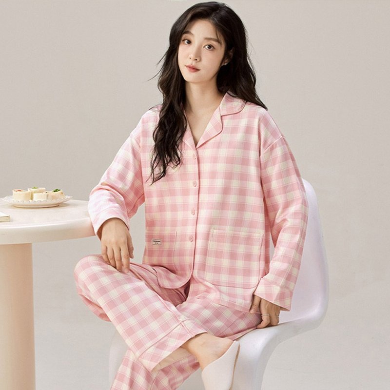 Pink Lady button-down classic plaid printed wide version autumn and winter long-sleeved pajamas and home wear - ชุดนอน/ชุดอยู่บ้าน - ไฟเบอร์อื่นๆ สึชมพู