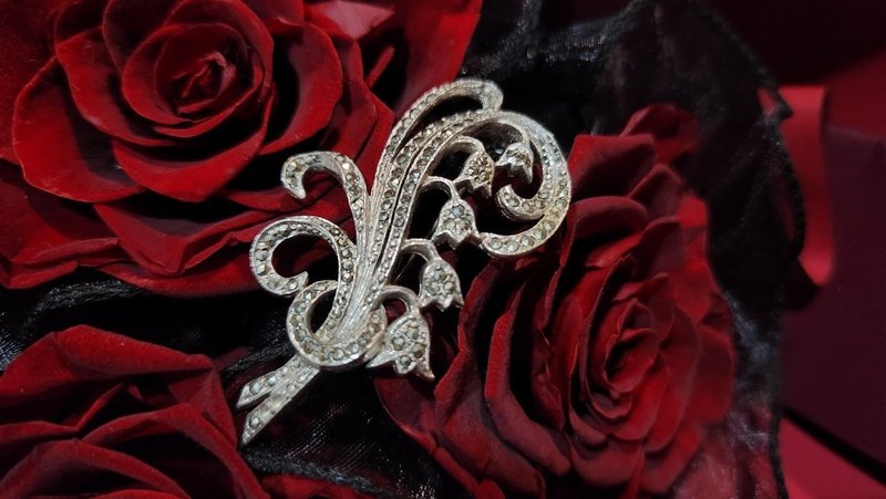 1950s Marcasite Rhodium Lily of the Valley European and American Antique Brooch [Graduation Gift] Christmas Gift Box - เข็มกลัด - เครื่องประดับ สีเงิน