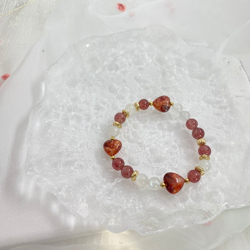 Long live the new product! Red glue flower crystal strawberry crystal moon Stone original crystal bracelet - Bracelets - Crystal Red