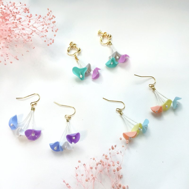 Small hydrangea clip/pin earrings - Earrings & Clip-ons - Other Materials 