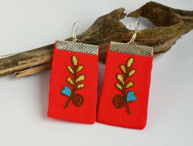 亞麻樹枝刺繡耳環紅色植物十字繡飾品面料黃色自然耳環女士禮物 - 耳環/耳夾/耳骨夾 - 亞麻 紅色