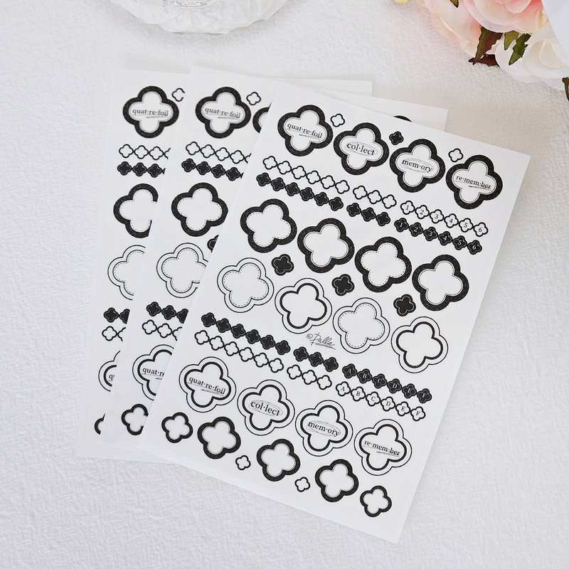 Black quatrefoil sticker (transparent) - Stickers - Paper 