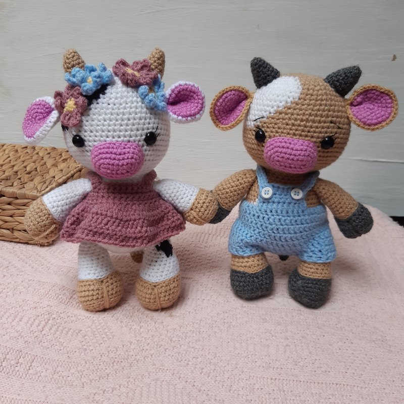 Hand Crochet Cow Toy, Hand Crochet Bull Toy, Stuffed Toy, Plush Toy, Animal Toy - 寶寶/兒童玩具/玩偶 - 其他材質 白色