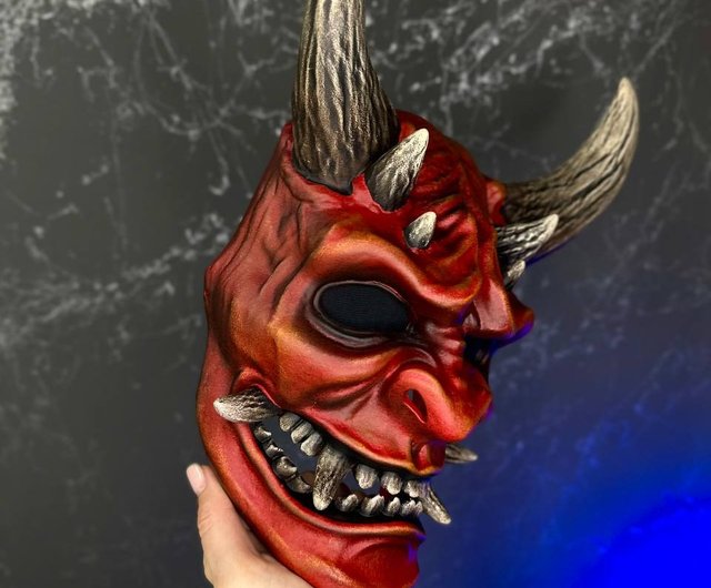 赤い鬼の面　鬼面　般若 Amazon.co.jp: 般若 お面 白 ＆ 赤 鬼 鬼面 なまはげ